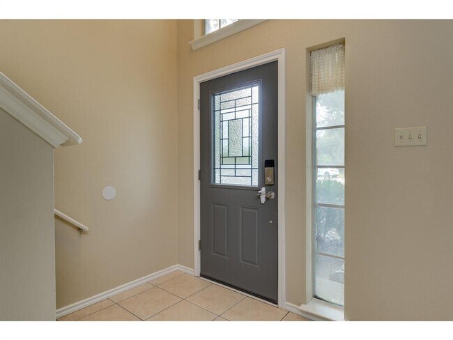 Building Photo - 3912 Lemos Dr