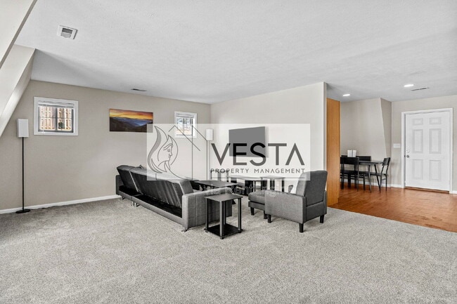 Building Photo - 588 Ray Hill Rd