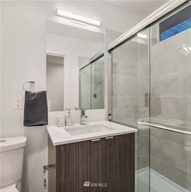 Building Photo - $500 off 1st month! Stunning Lake City Tow...