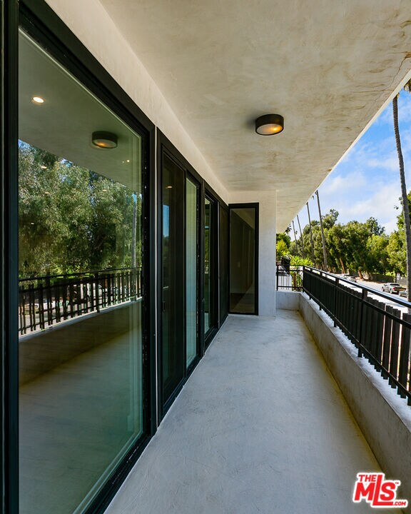 Building Photo - 12320 Montana Ave