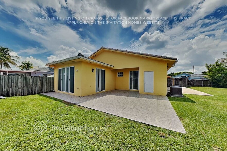 Building Photo - 16960 SW 141st Ave