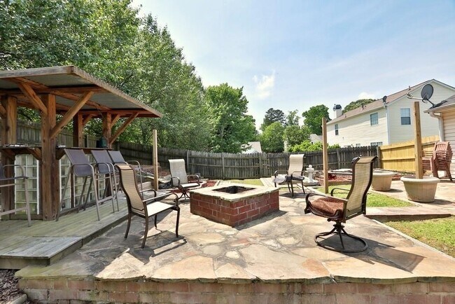 Building Photo - 3151 Greenbrier Ct