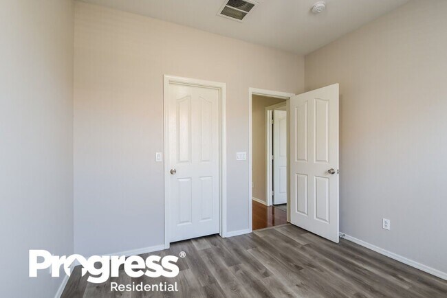 Building Photo - 34923 N 30th Ave