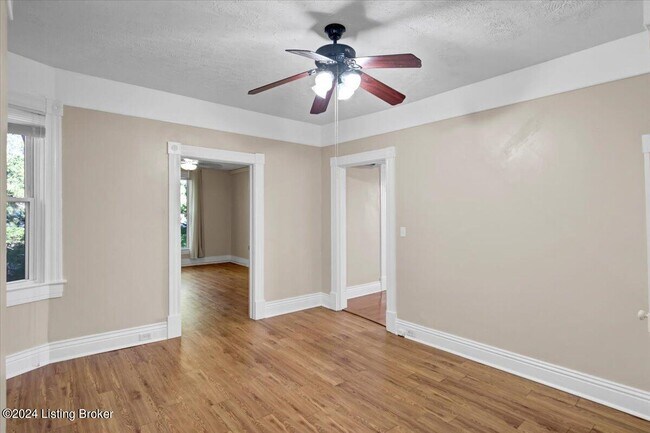 Building Photo - 1802 Deerwood Ave