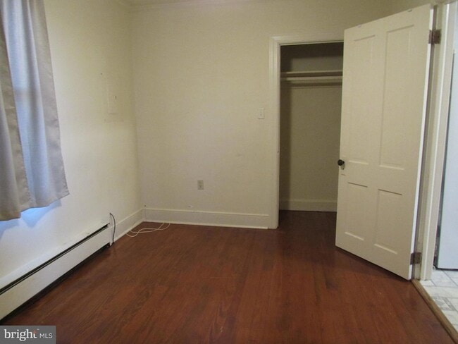 Building Photo - 203 W 5th Ave