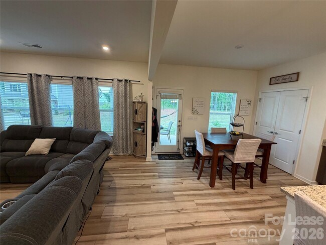 Building Photo - 4680 Courtney Crk Dr