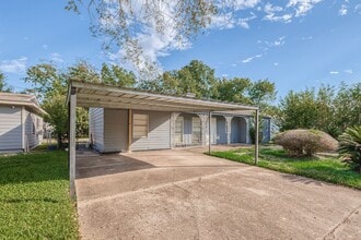 Building Photo - Affordable and Spacious 4-Bedroom, 2-Bath Convenient South Houston Home Near Medical Center & Cit...