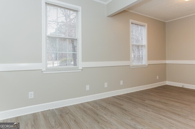 Building Photo - 2 Paces Lakes Ridge