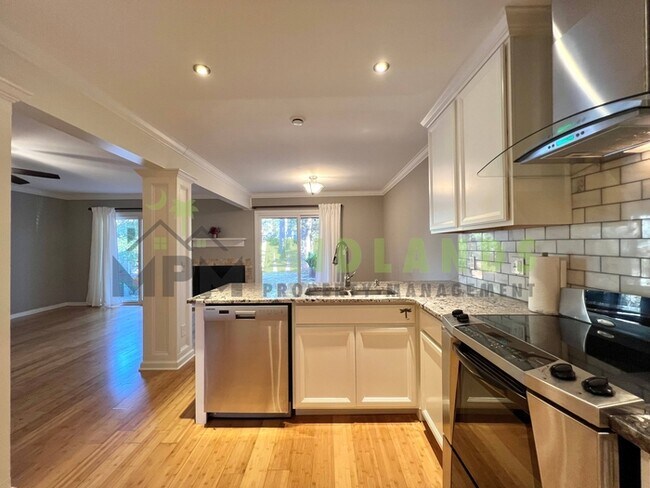 Building Photo - 201 Mariners Row