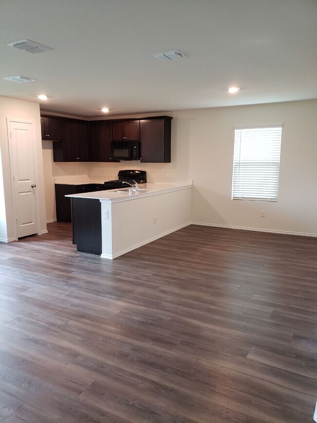 Building Photo - 2051 Puma St