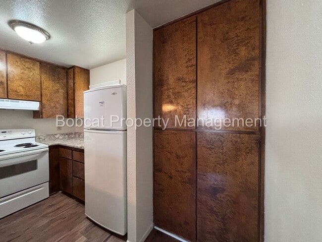 Building Photo - 1516 South Ct