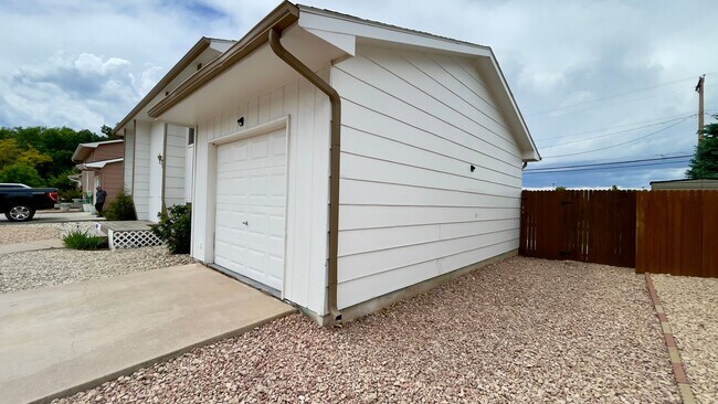 Building Photo - Exceptional Family Home in Fountain, CO - ...