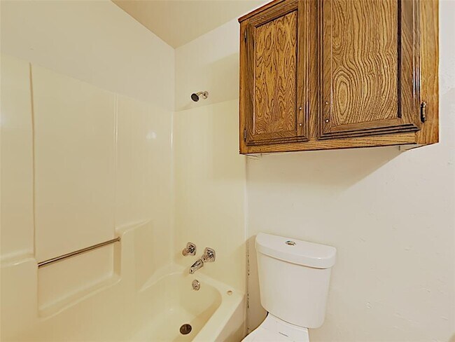 Building Photo - 121 Graystone Pl