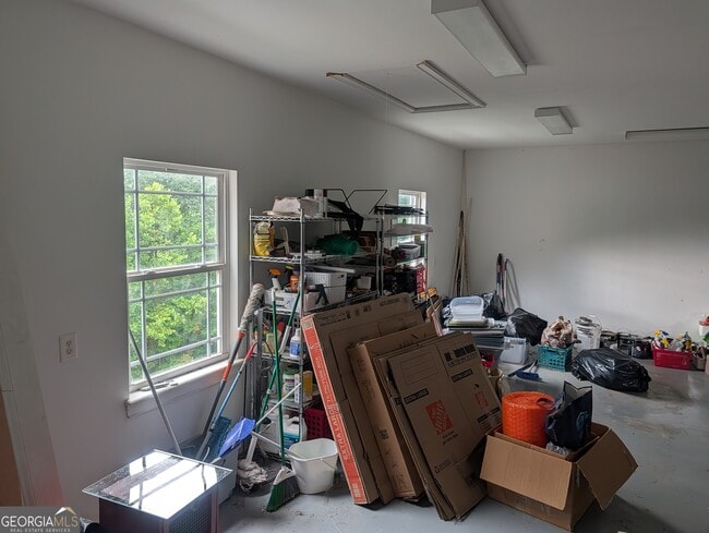Building Photo - 388 Ross Ridge Rd