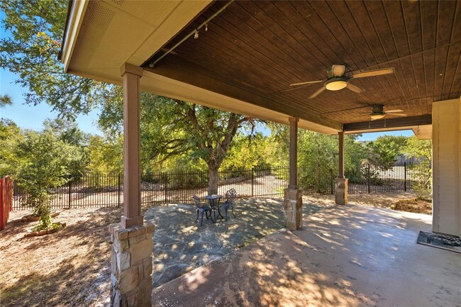 Building Photo - 216 Great Cir Cove