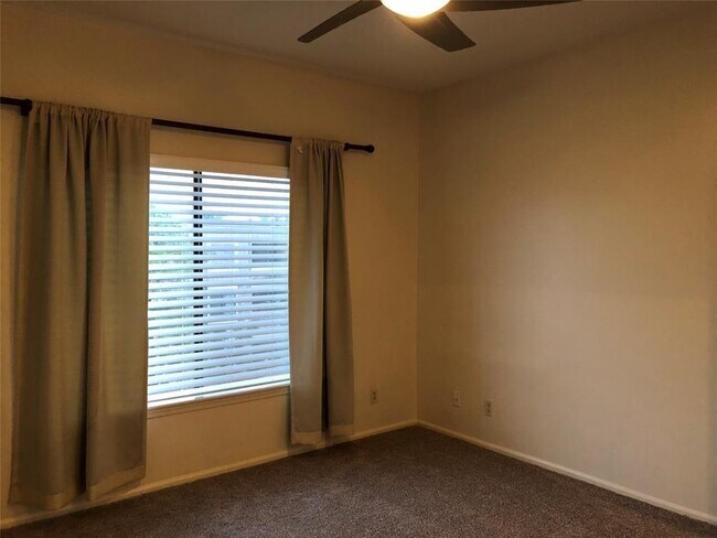 Building Photo - 2211 S Braeswood Blvd