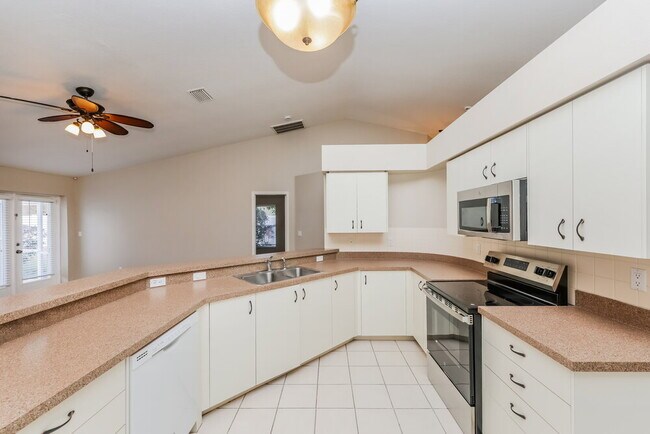 Building Photo - 19515 Lake Osceola Ln