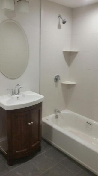 Building Photo - 2044 Beacon St