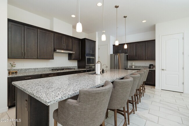 Building Photo - 7349 E Vista Bonita Dr