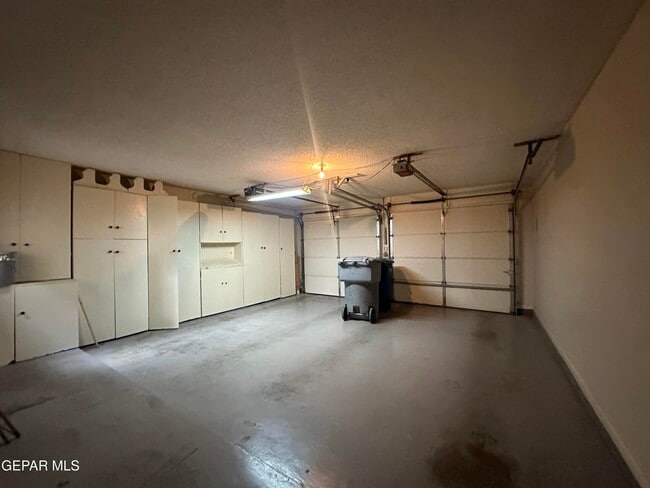 Building Photo - 724 Espada Dr