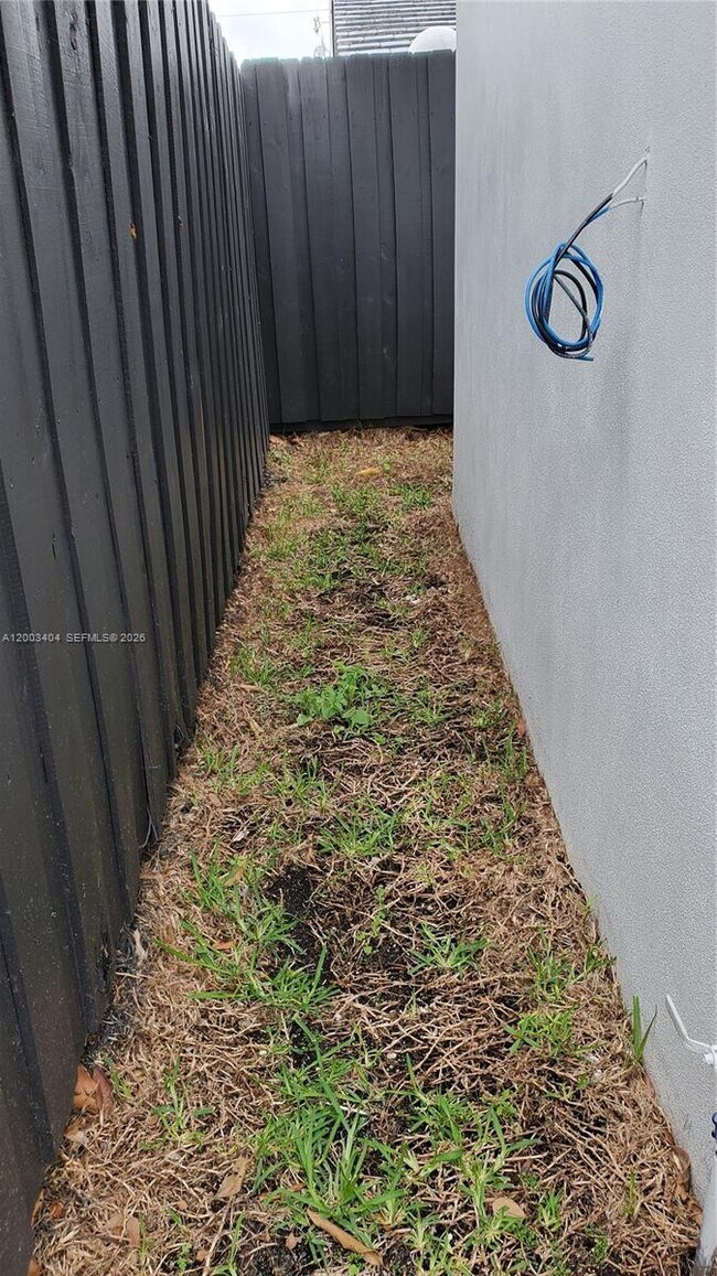 Building Photo - 40 SW 34th Ave