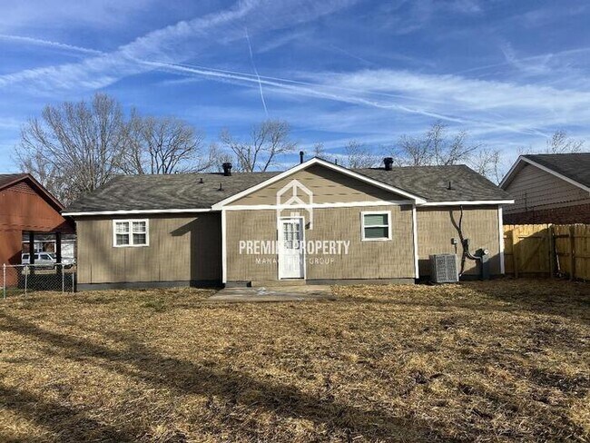 Building Photo - 6313 Leamont Dr