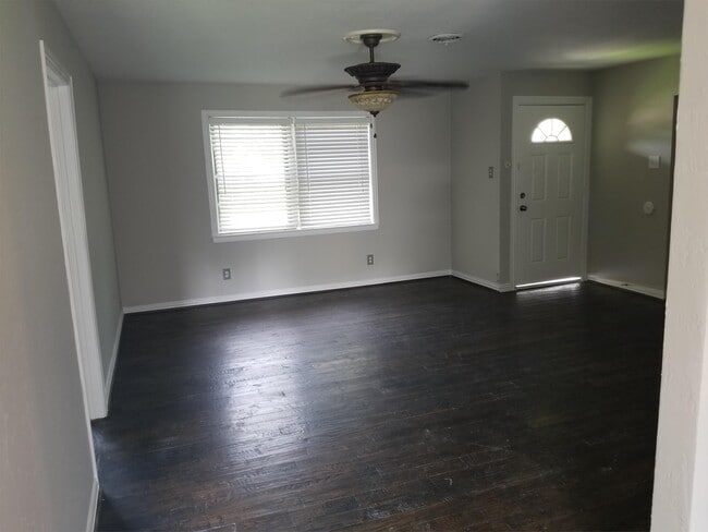 Building Photo - 4801 Harper Dr