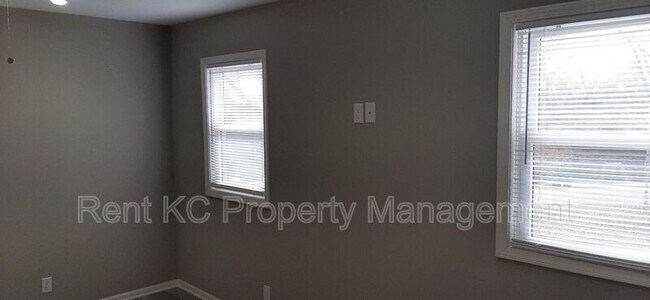 Building Photo - 9408 NW 59th Ter