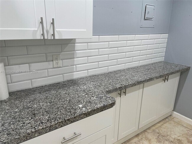 Building Photo - 11685 Canal Dr