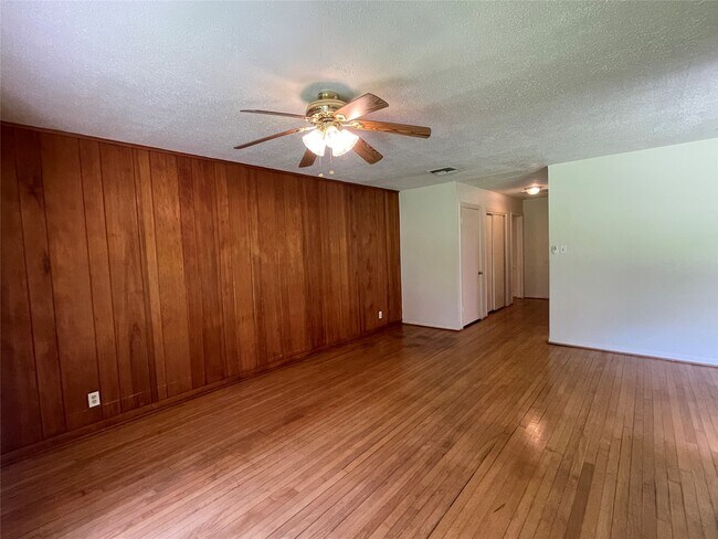 Building Photo - 5042 Grape St