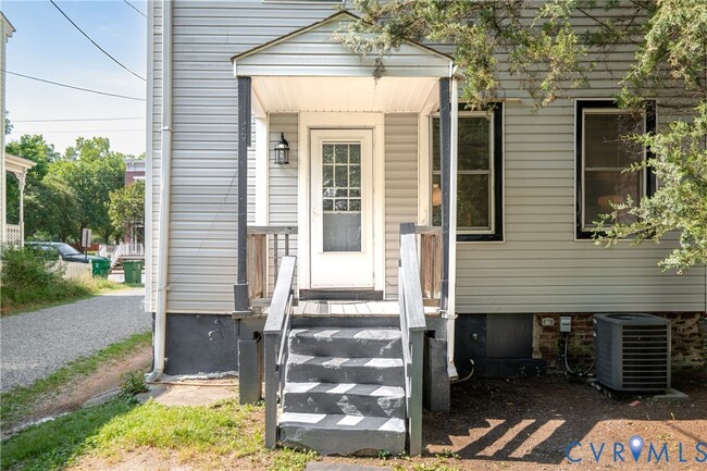 Building Photo - 612 Idlewood Ave