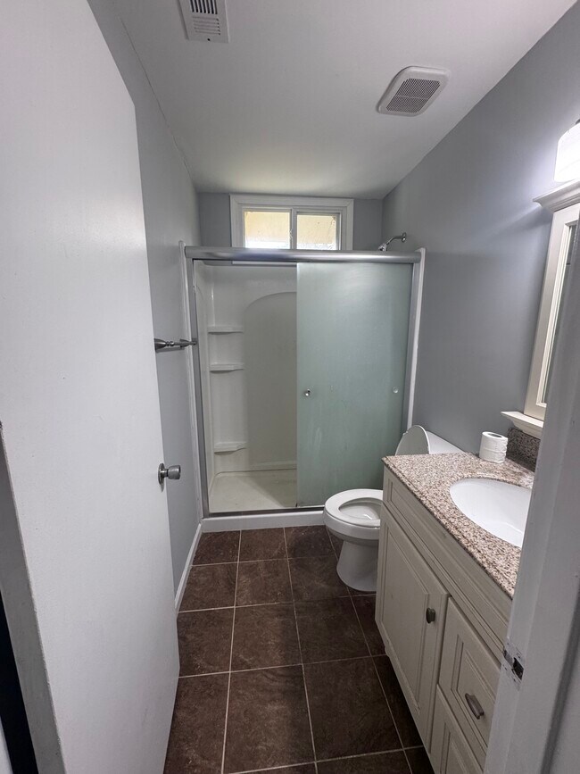 Building Photo - 1007 Cagle St NE