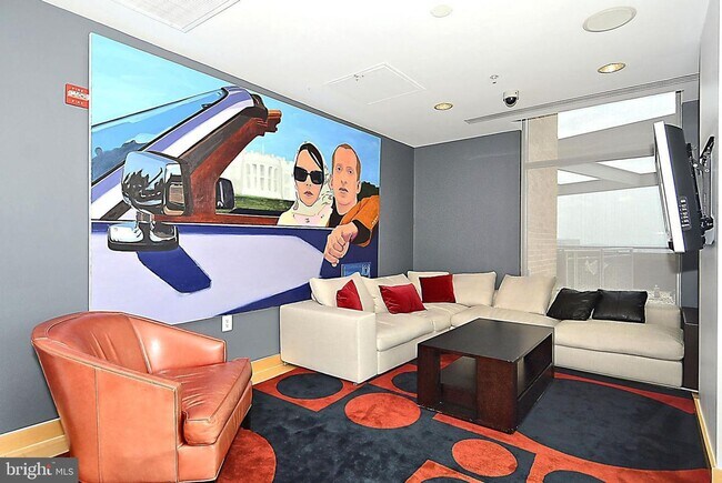 Building Photo - Professionally Managed // 1bedroom 1bathroom// Court House// Parking Included!