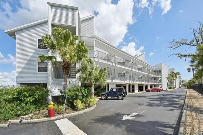 Building Photo - 515 Leffingwell Ave