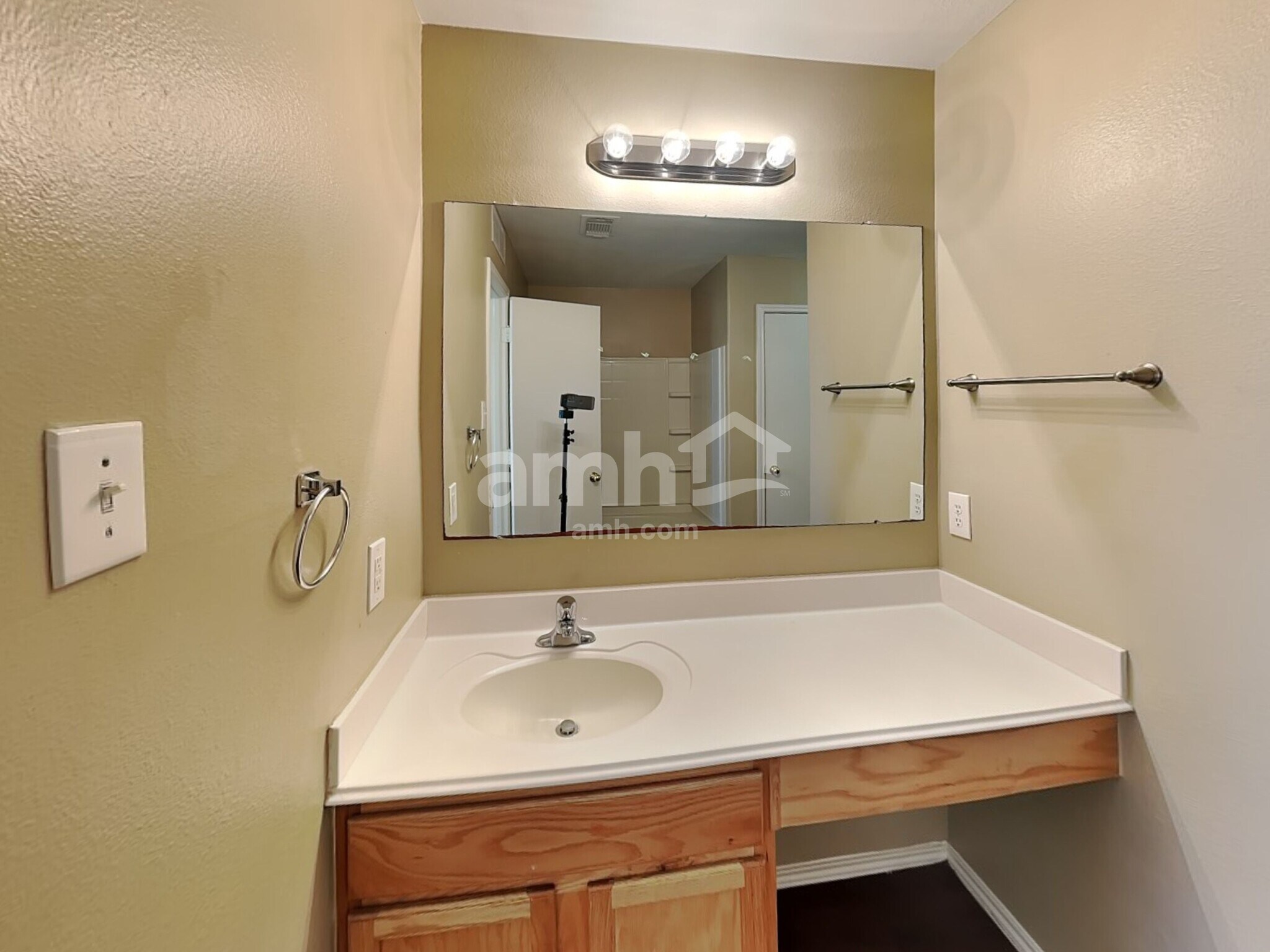 Building Photo - 8915 Chisholm Wood Ln