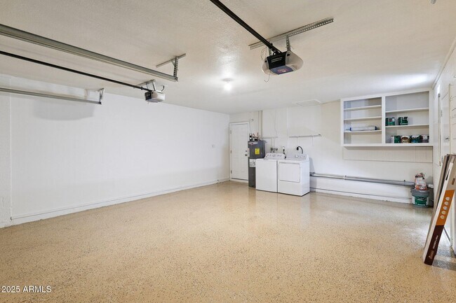 Building Photo - 1400 E Wesleyan Dr