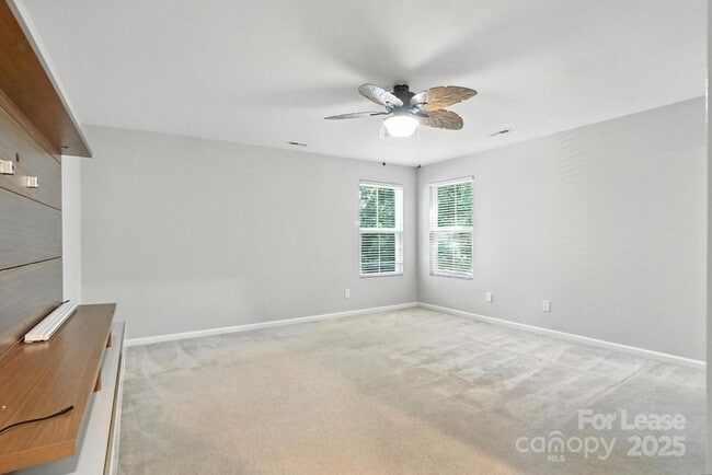 Building Photo - 1737 Hooper Court