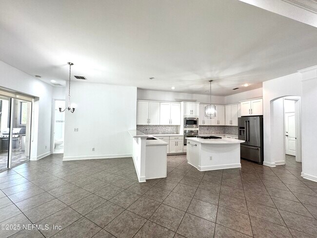 Building Photo - 559 Majestic Eagle Dr