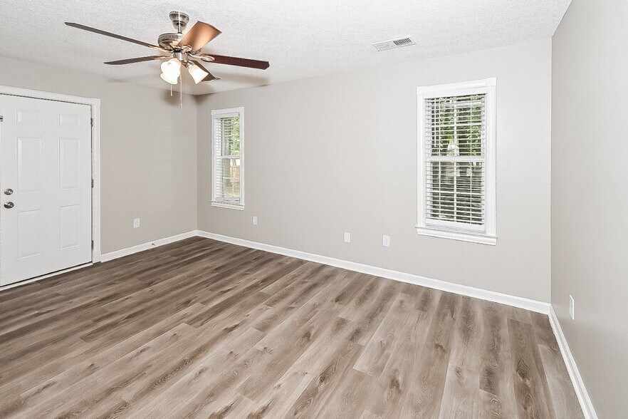 Building Photo - 6710 Tangleberry Cove