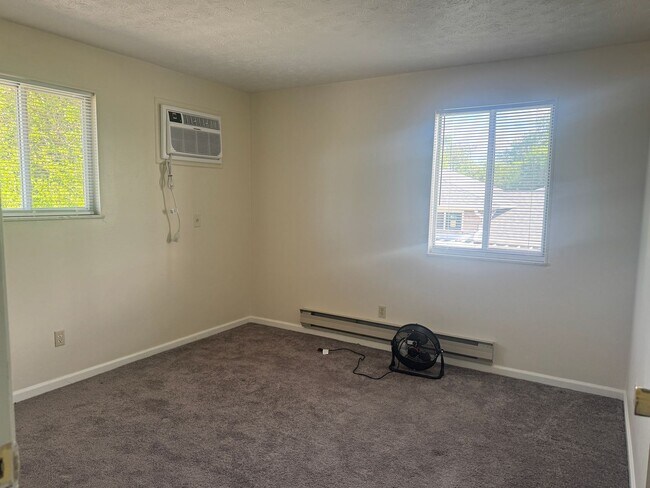 Building Photo - 1408 Jackson Ln