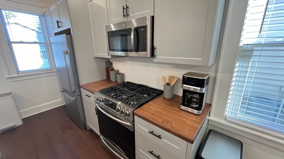 Gas Stove and Microwave Hood - 3044 Minot Ave