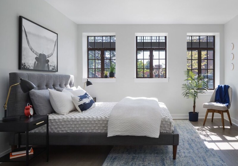 Building Photo - 1998 W Diversey Pkwy