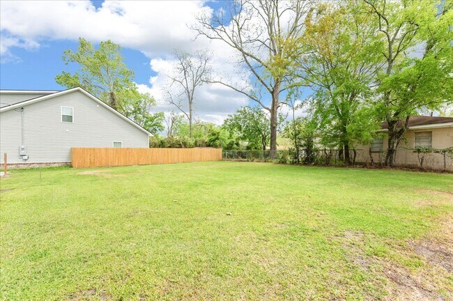 Building Photo - Move-In Special: $300 Off First Month if You Move by Feb 28, 2026!