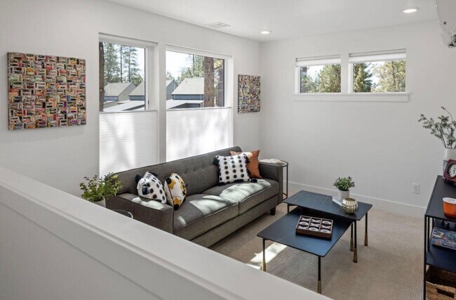 Building Photo - Gorgeous BRAND NEW 3-Bdr/2.5-bath with Loft in beautiful Sunset Meadows! -Sisters, Oregon