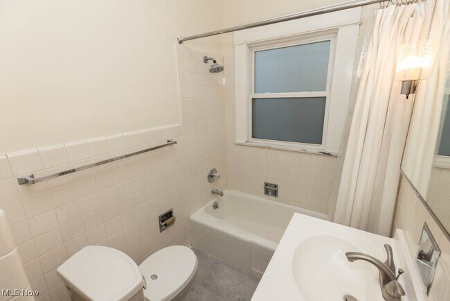 Building Photo - 1598 Alameda Ave