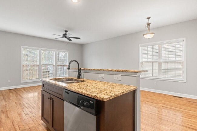 Building Photo - Spacious Home near Downtown Apex!