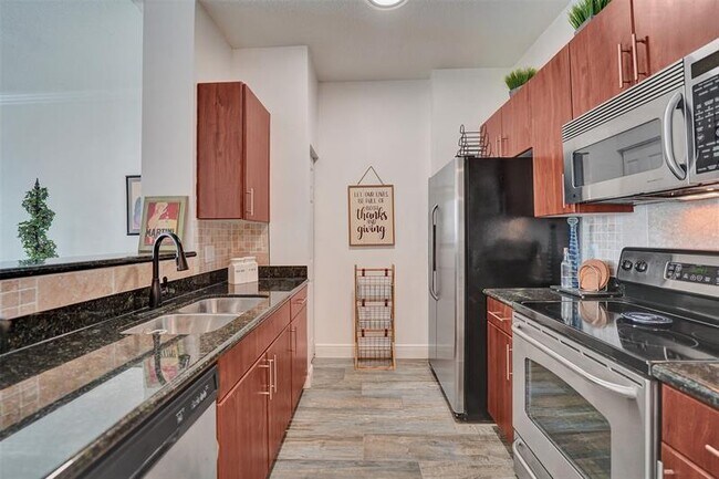 Building Photo - 2401 NE 65th St
