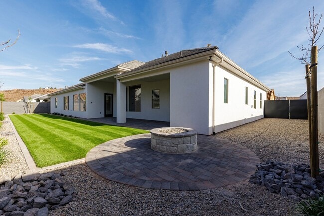 Building Photo - Beautiful single story with 4 bedrooms close to Crimson High School