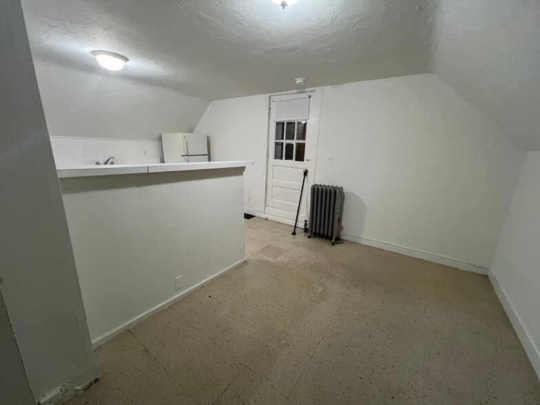 Building Photo - 456 Salem St