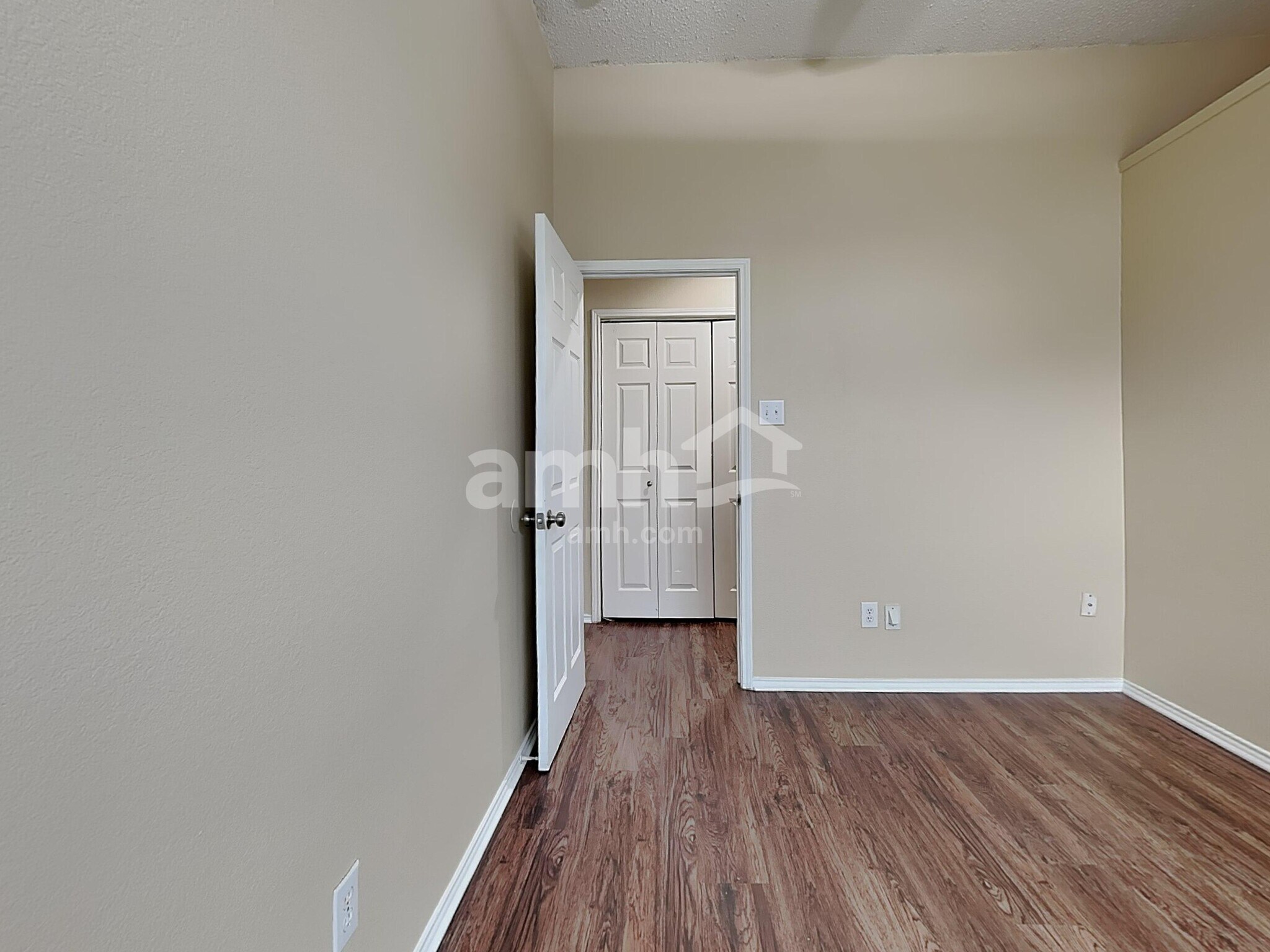 Building Photo - 223 Dartmouth Dr